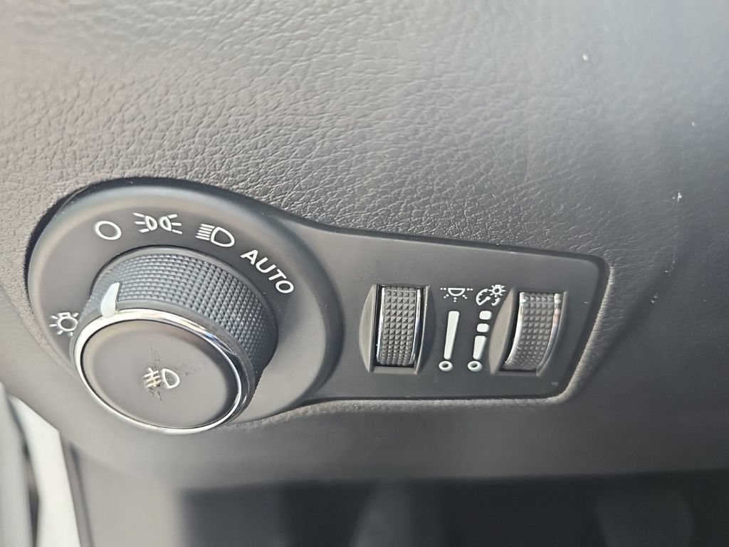 Used 2024 Jeep Compass Limited AWD/4WD image 33
