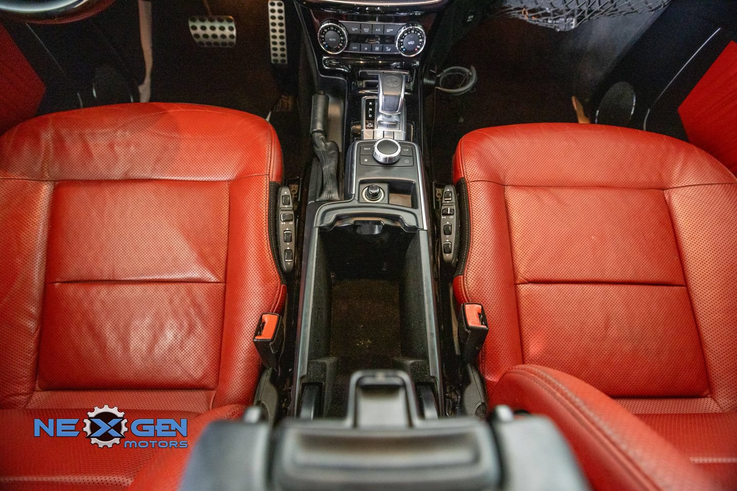 Used 2013 Mercedes-Benz G 63 AMG 4MATIC image 35