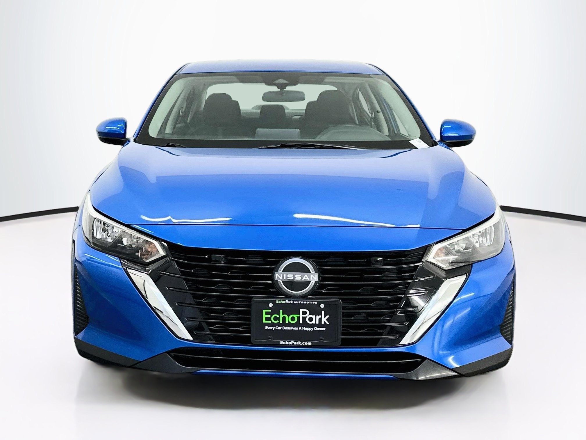Used 2025 Nissan Sentra SV FWD image 2