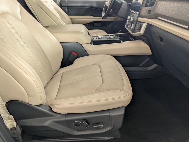 Used 2024 Ford Expedition Limited image 38