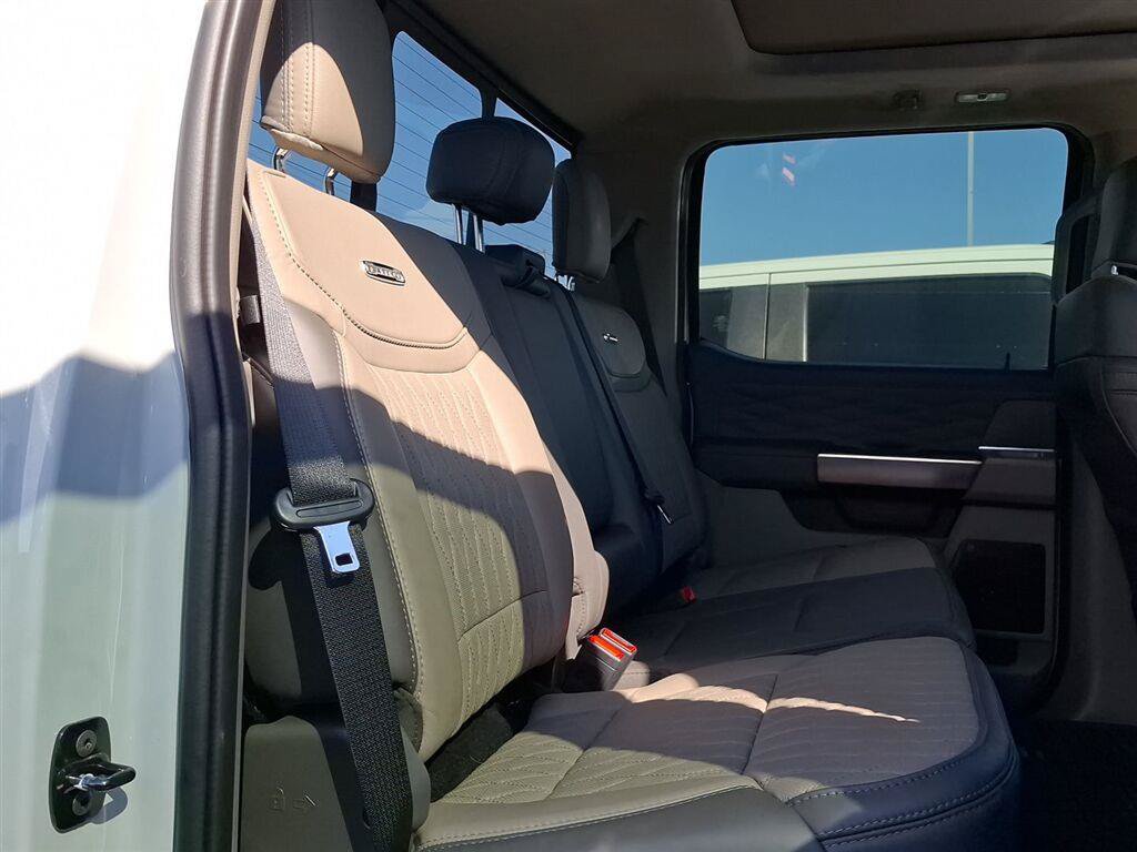 Used 2025 Ford F450 Platinum w/ Platinum Plus Package AWD/4WD image 12