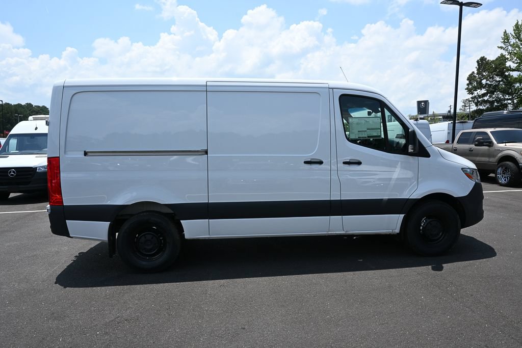 Used 2025 Mercedes-Benz Sprinter 2500 image 24