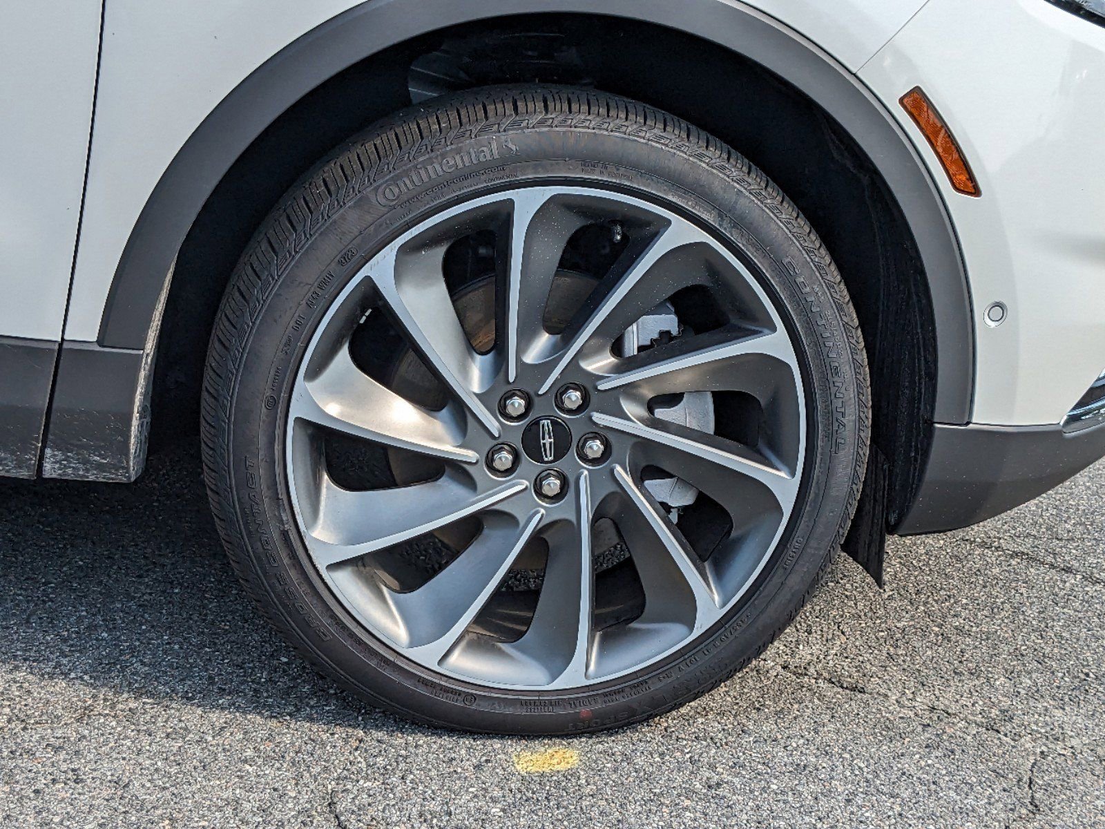 Certified 2023 Lincoln Nautilus Reserve w/ Equipment Group 202A image 12