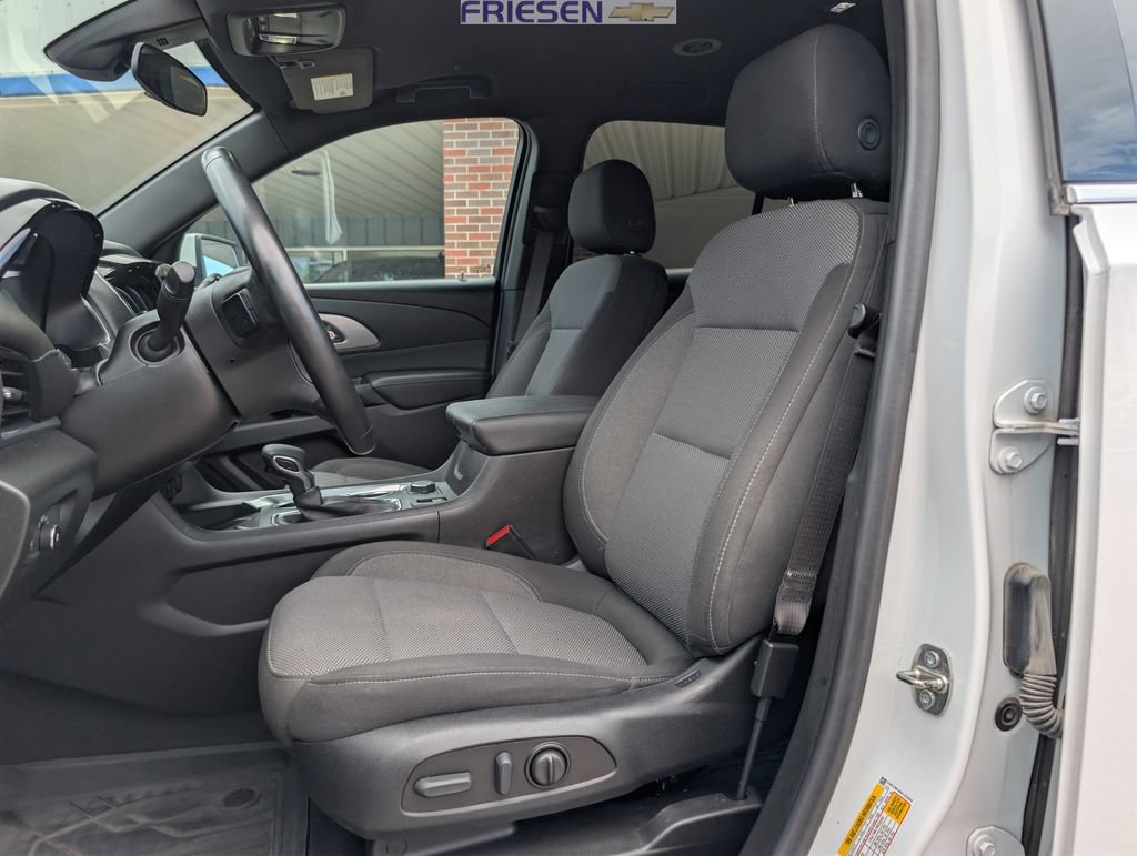 Used 2023 Chevrolet Traverse LT w/ LPO, Floor Liner Package AWD/4WD image 10