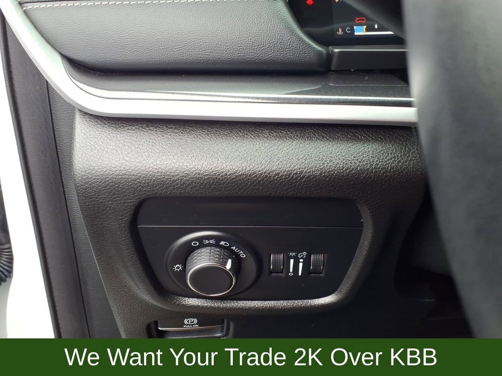 Used 2021 Jeep Grand Cherokee L Laredo image 28