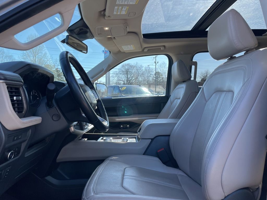 Used 2023 Ford Expedition Limited image 10