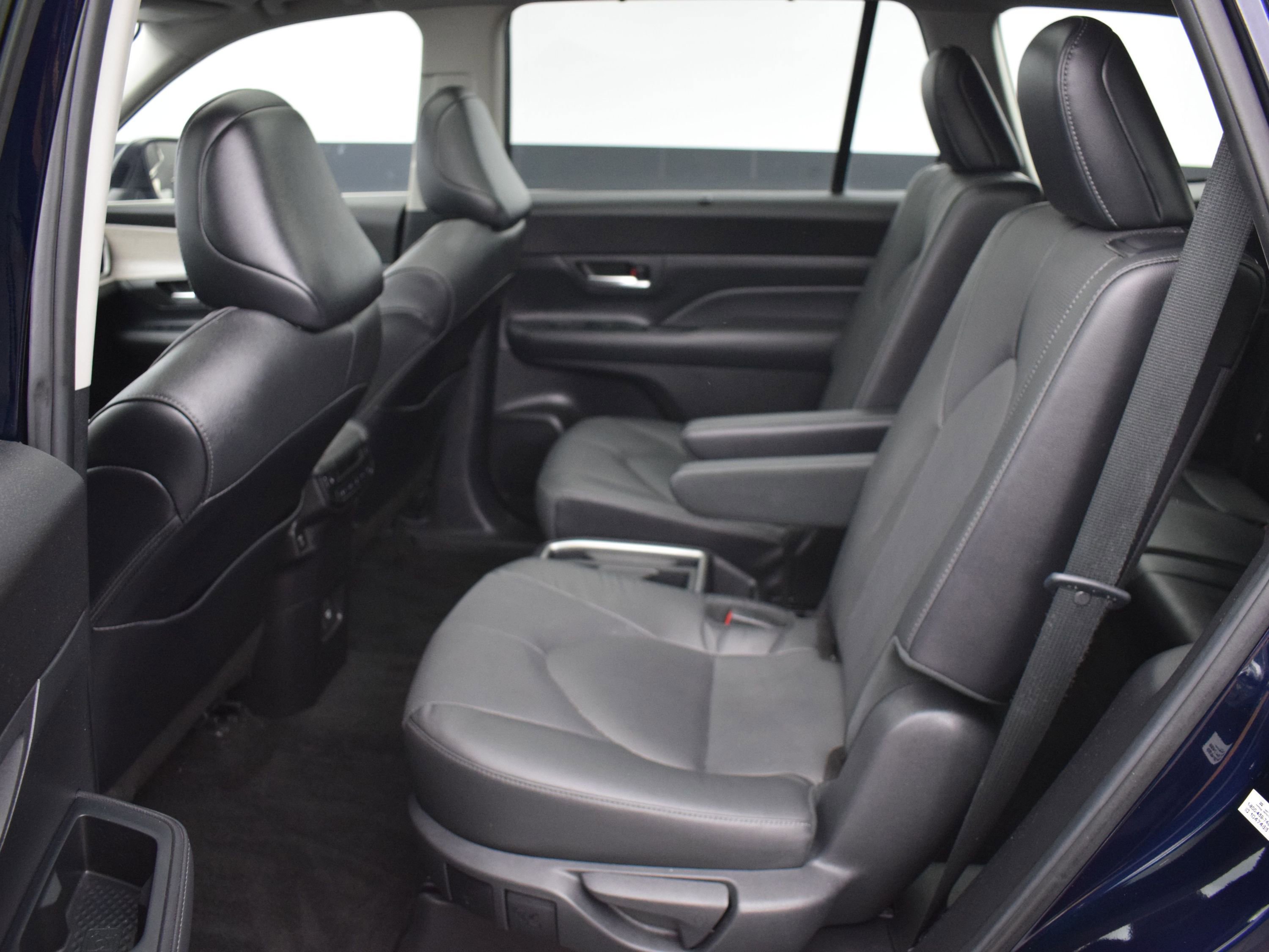 Used 2024 Toyota Grand Highlander Limited image 15