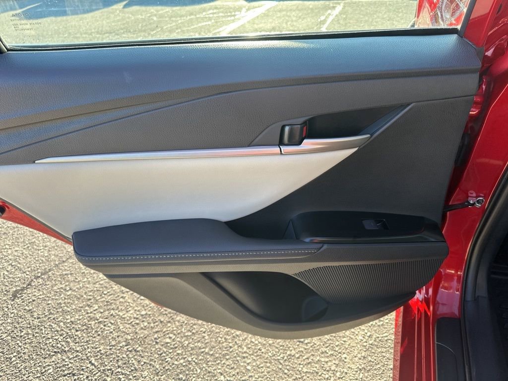 Used 2025 Toyota Camry XLE image 27