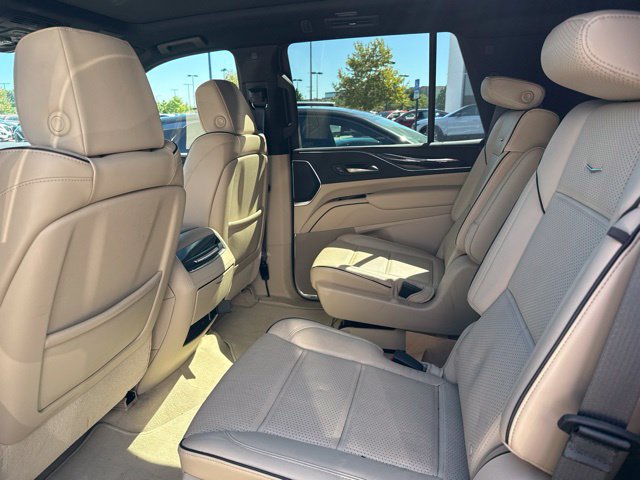 Used 2021 Cadillac Escalade Premium Luxury w/ Performance Package AWD/4WD image 7