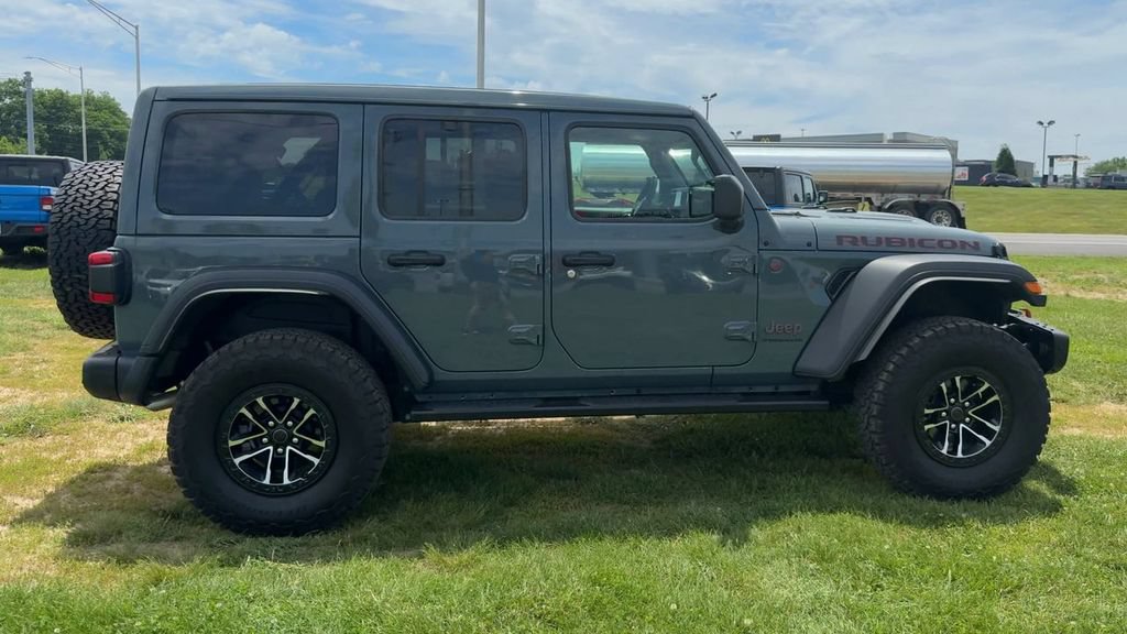 Used 2025 Jeep Wrangler Unlimited Rubicon w/ XTREMEE 35" Tire Package AWD/4WD image 8