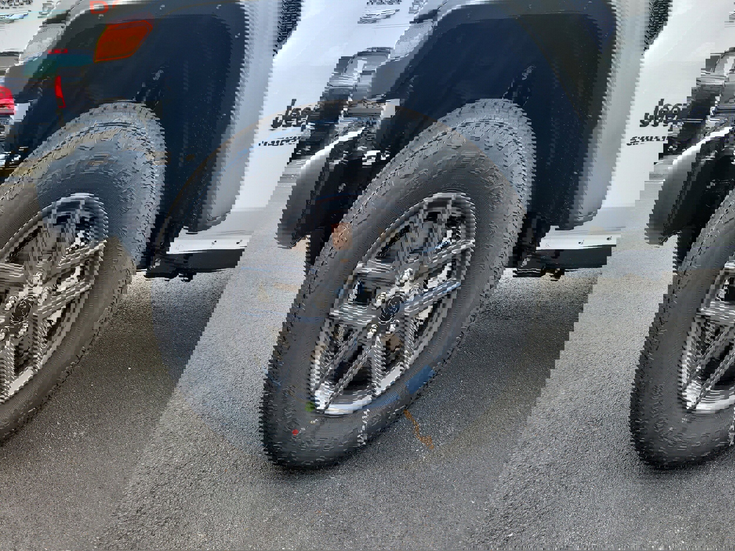 New 2025 Jeep Gladiator Sport image 10