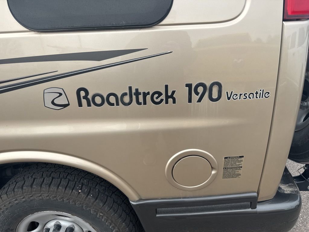 Used 2007 Chevrolet Express 3500 Work Van w/ Power and Light Package image 6