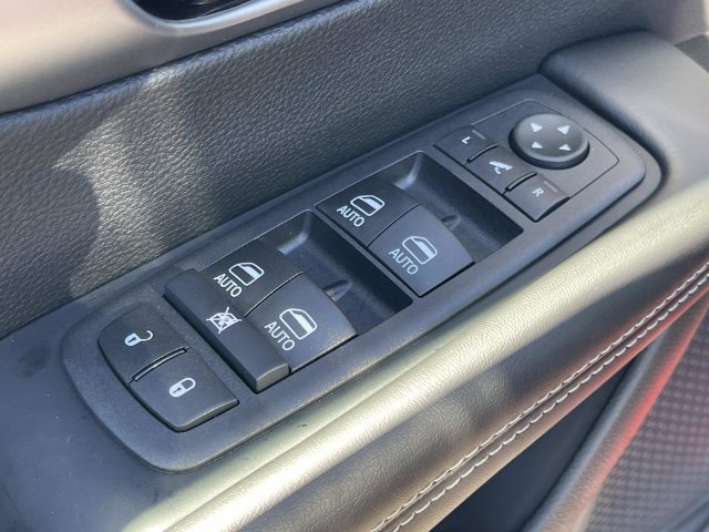 New 2027 Chrysler Pacifica Limited FWD image 21