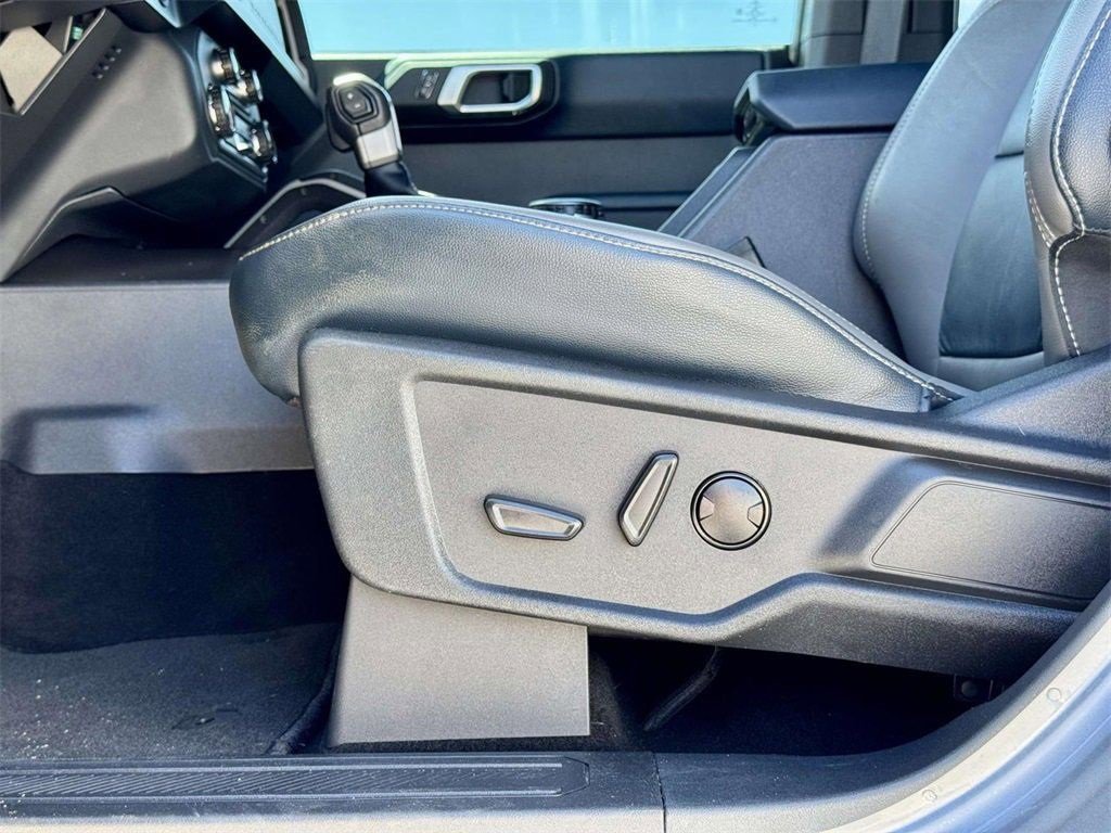 Used 2022 Ford Bronco Outer Banks image 13
