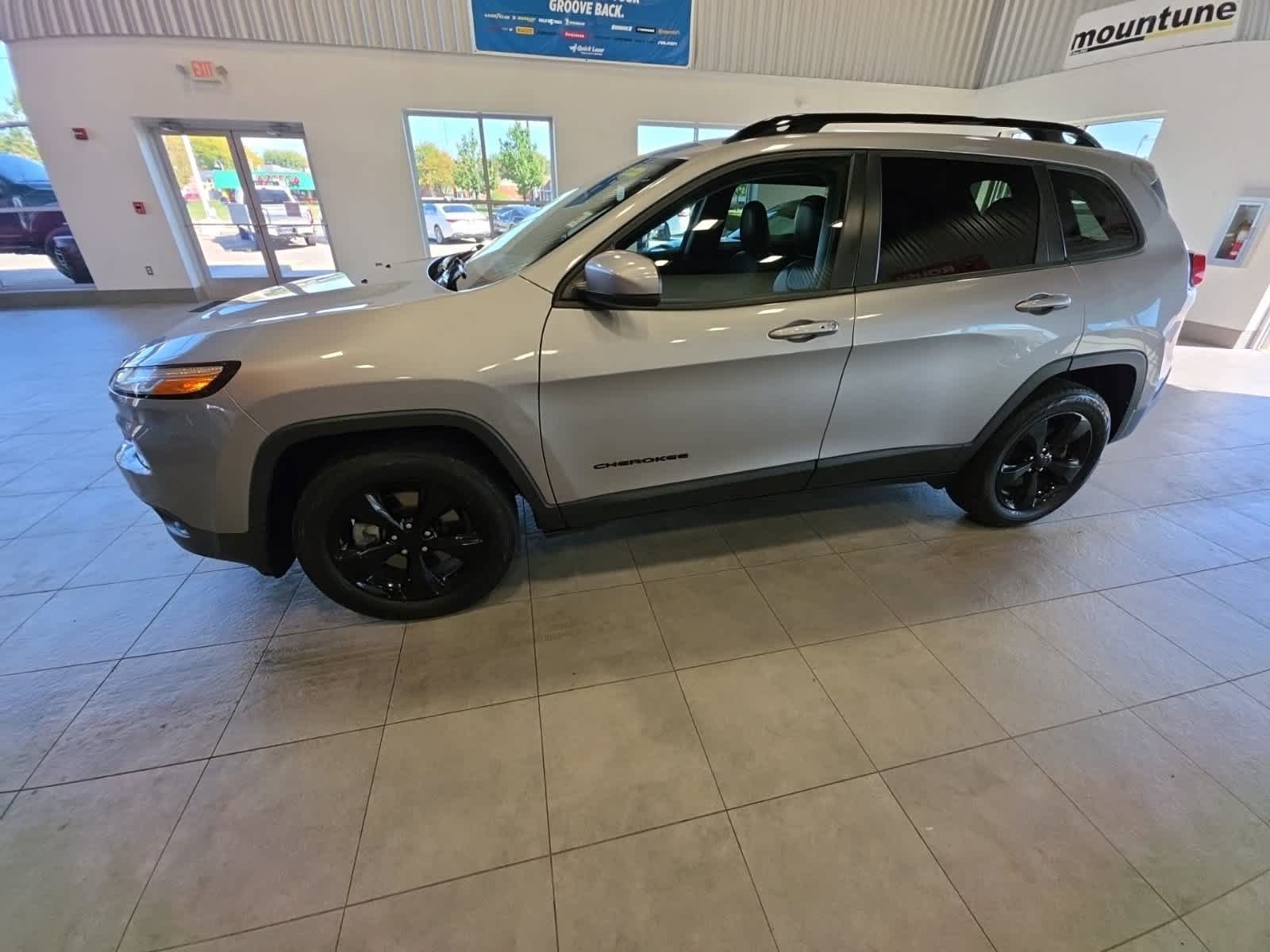 Used 2016 Jeep Cherokee High Altitude AWD/4WD image 12
