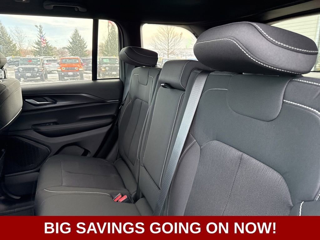 New 2025 Jeep Grand Cherokee Laredo AWD/4WD image 37