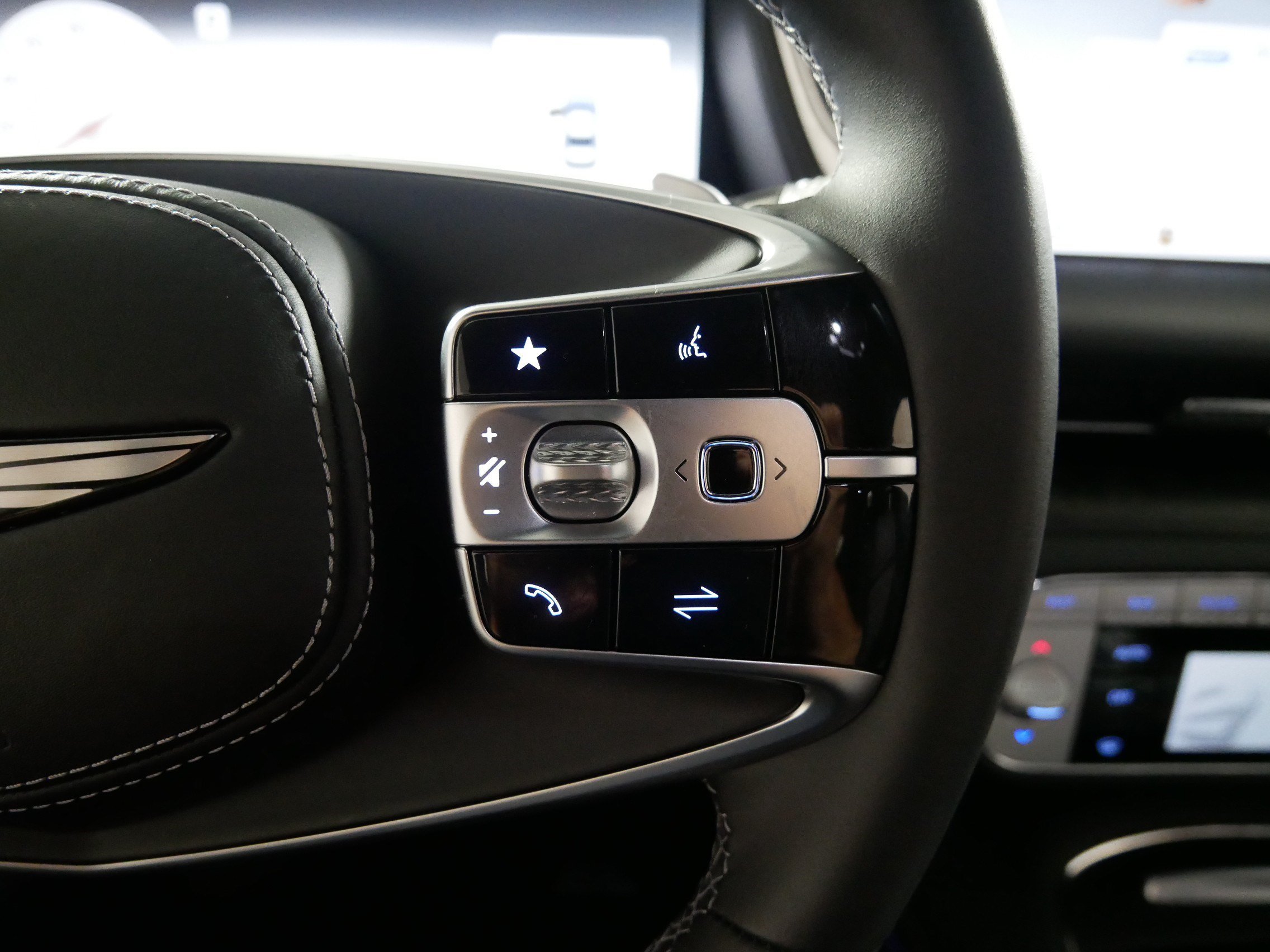Certified 2024 Genesis G90 3.5T AWD/4WD image 28