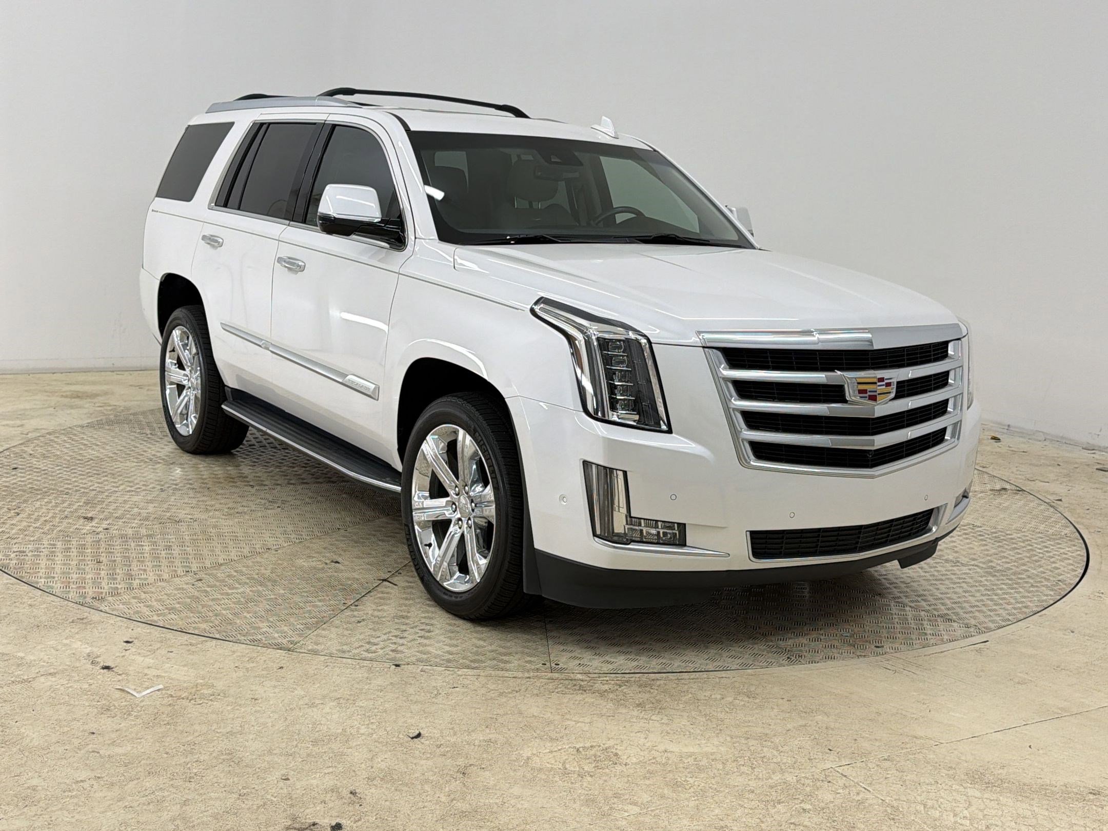 Used 2020 Cadillac Escalade Luxury image 7