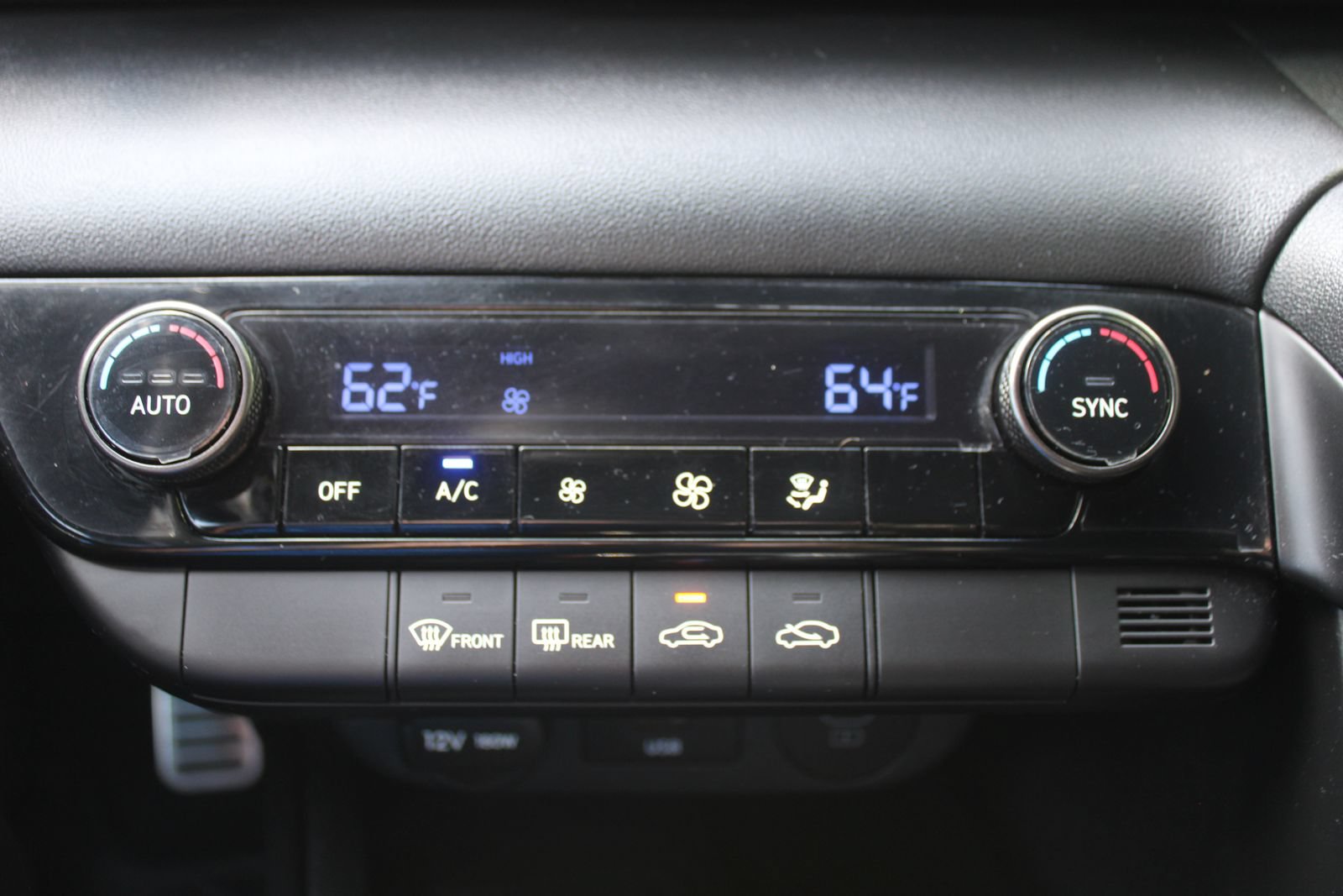 Used 2025 Hyundai Elantra Sport FWD image 36