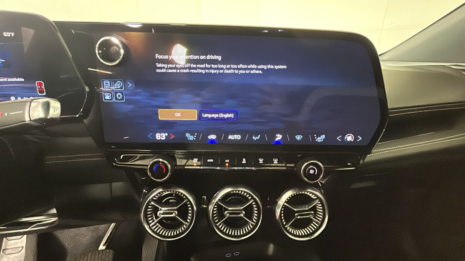 Used 2024 Chevrolet Blazer EV LT AWD/4WD image 28