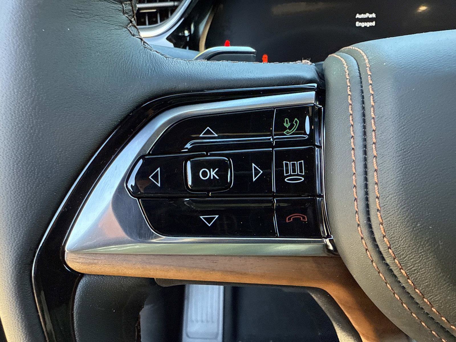 New 2025 Jeep Grand Cherokee Summit image 32