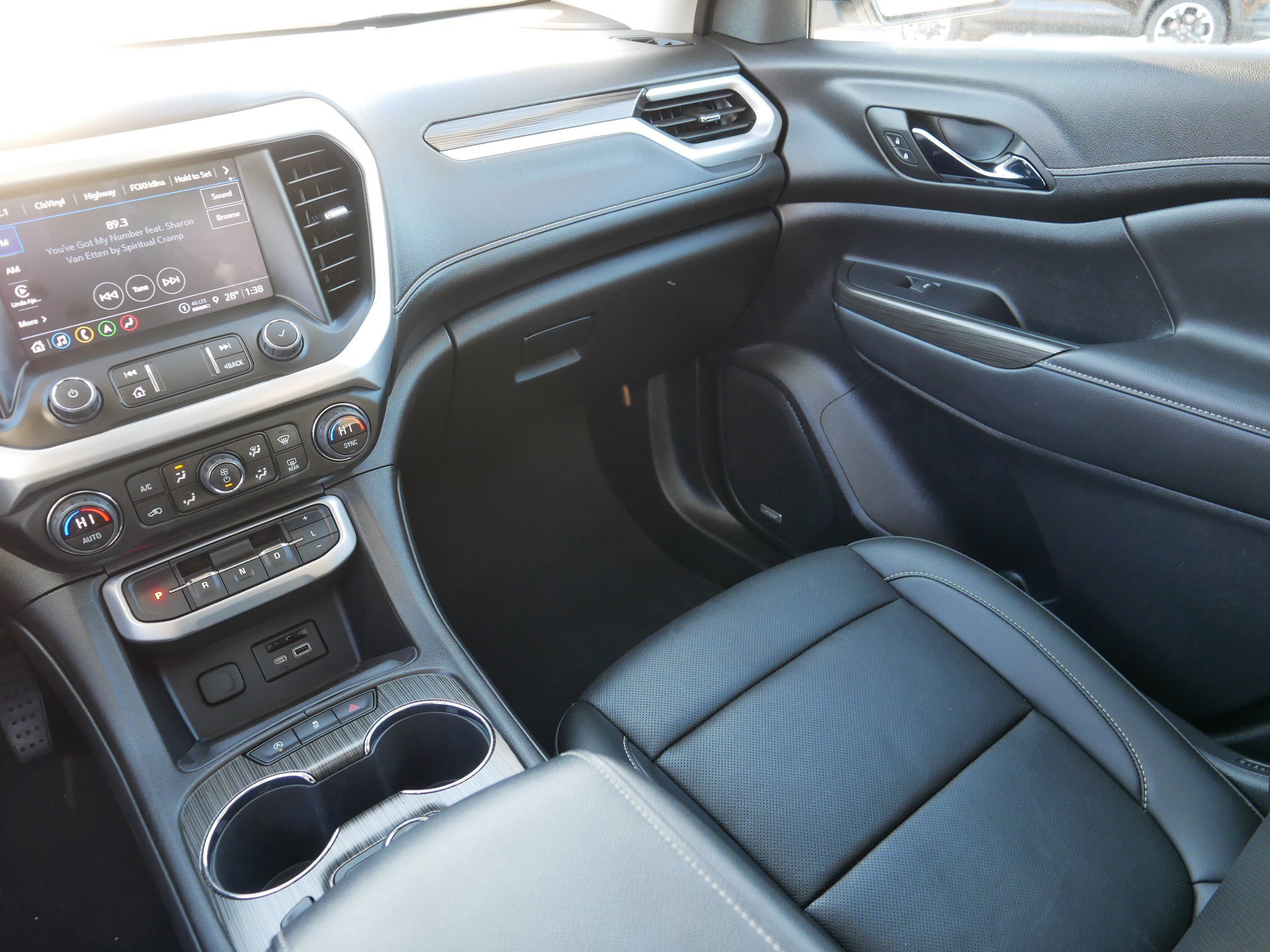 Certified 2023 GMC Acadia SLT w/ Elevation Edition image 11