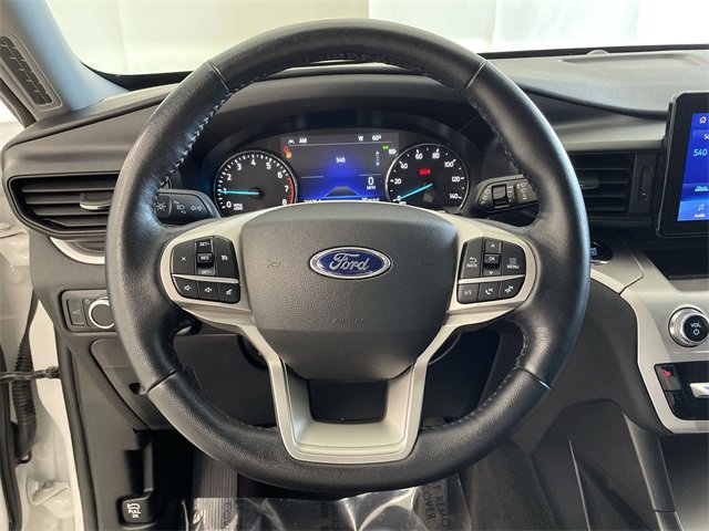 Used 2022 Ford Explorer XLT image 31