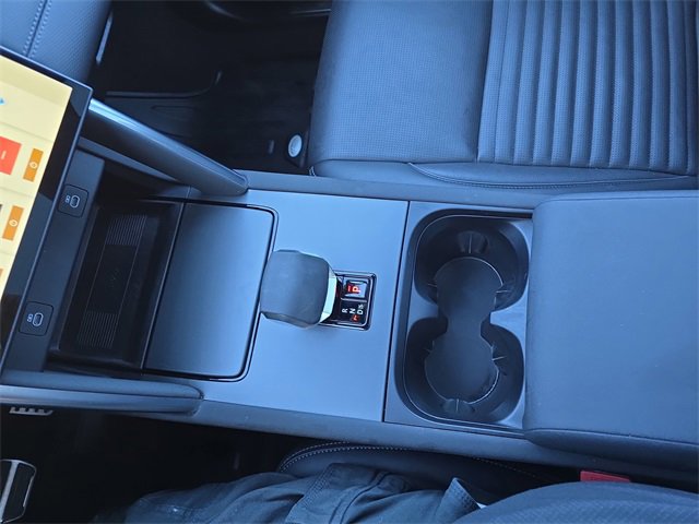 Used 2024 Land Rover Discovery Sport Dynamic SE image 25