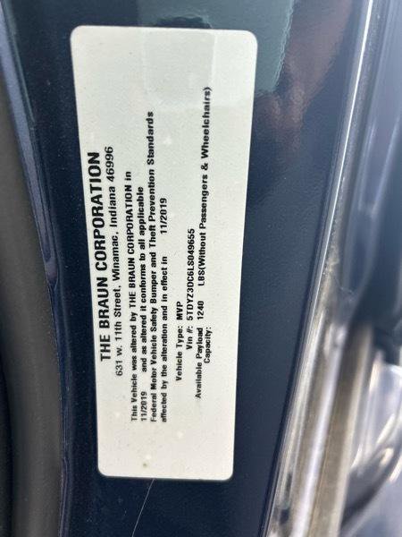 Used 2020 Toyota Sienna XLE w/ XLE Navigation Package image 30