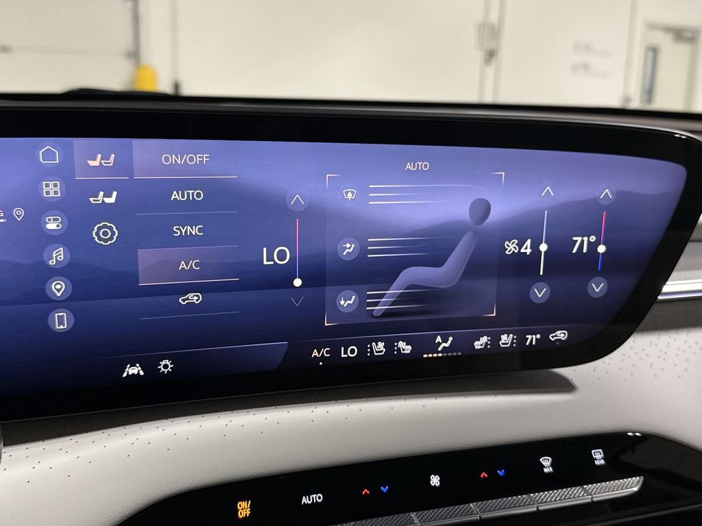 New 2026 Buick Enclave Avenir w/ Super Cruise Package AWD/4WD image 17