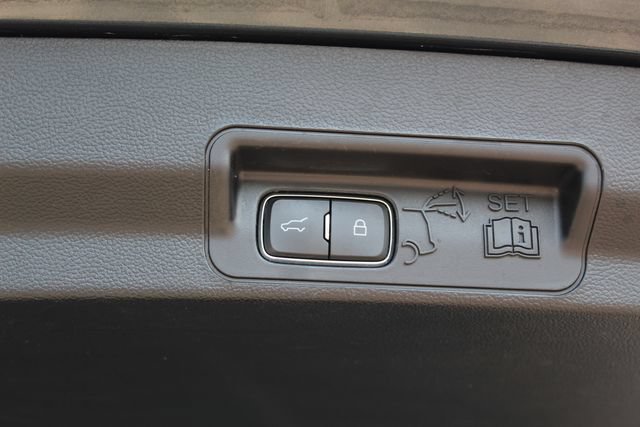 Used 2023 Ford Explorer XLT w/ Equipment Group 202A AWD/4WD image 6