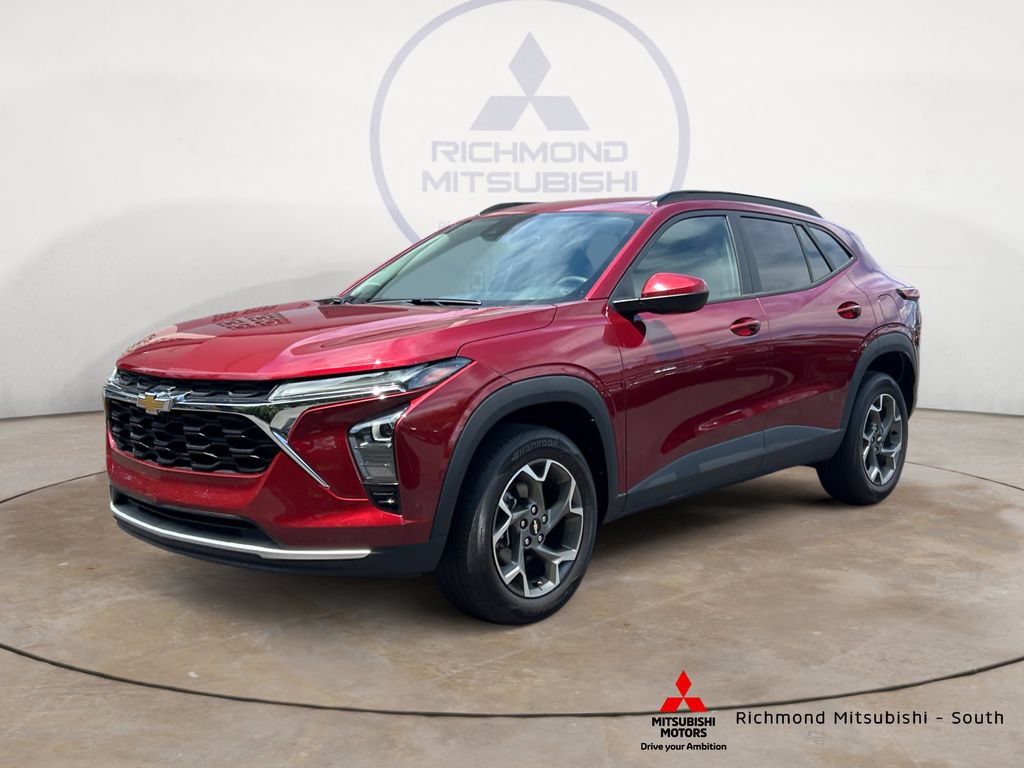 Used 2025 Chevrolet Trax LT FWD image 7
