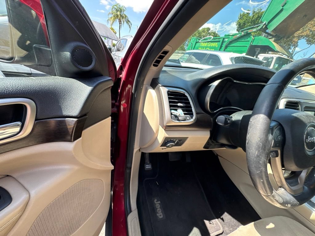 Used 2014 Jeep Grand Cherokee Laredo w/ Quick Order Package 23E RWD image 30