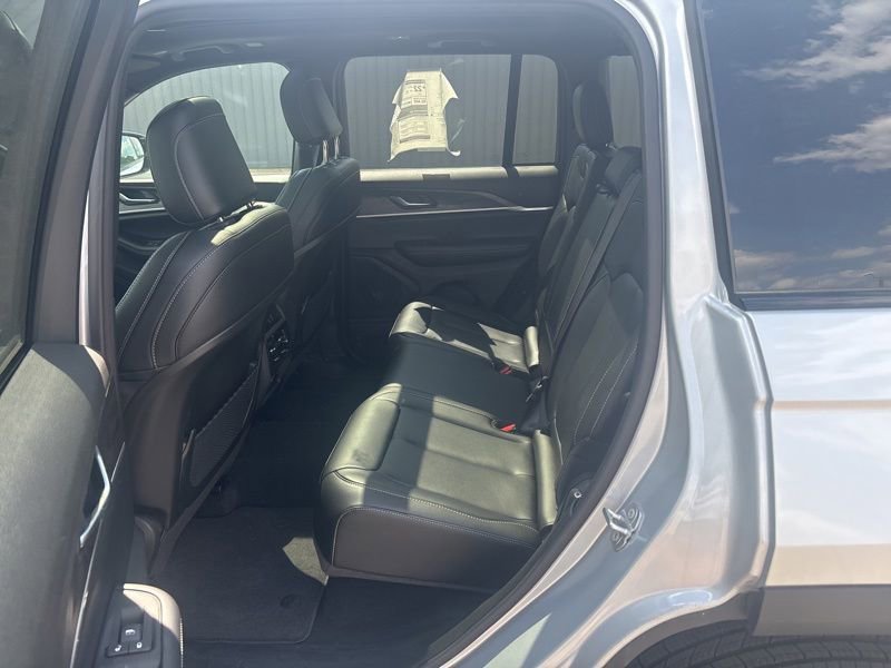 New 2025 Jeep Grand Cherokee Limited AWD/4WD image 18