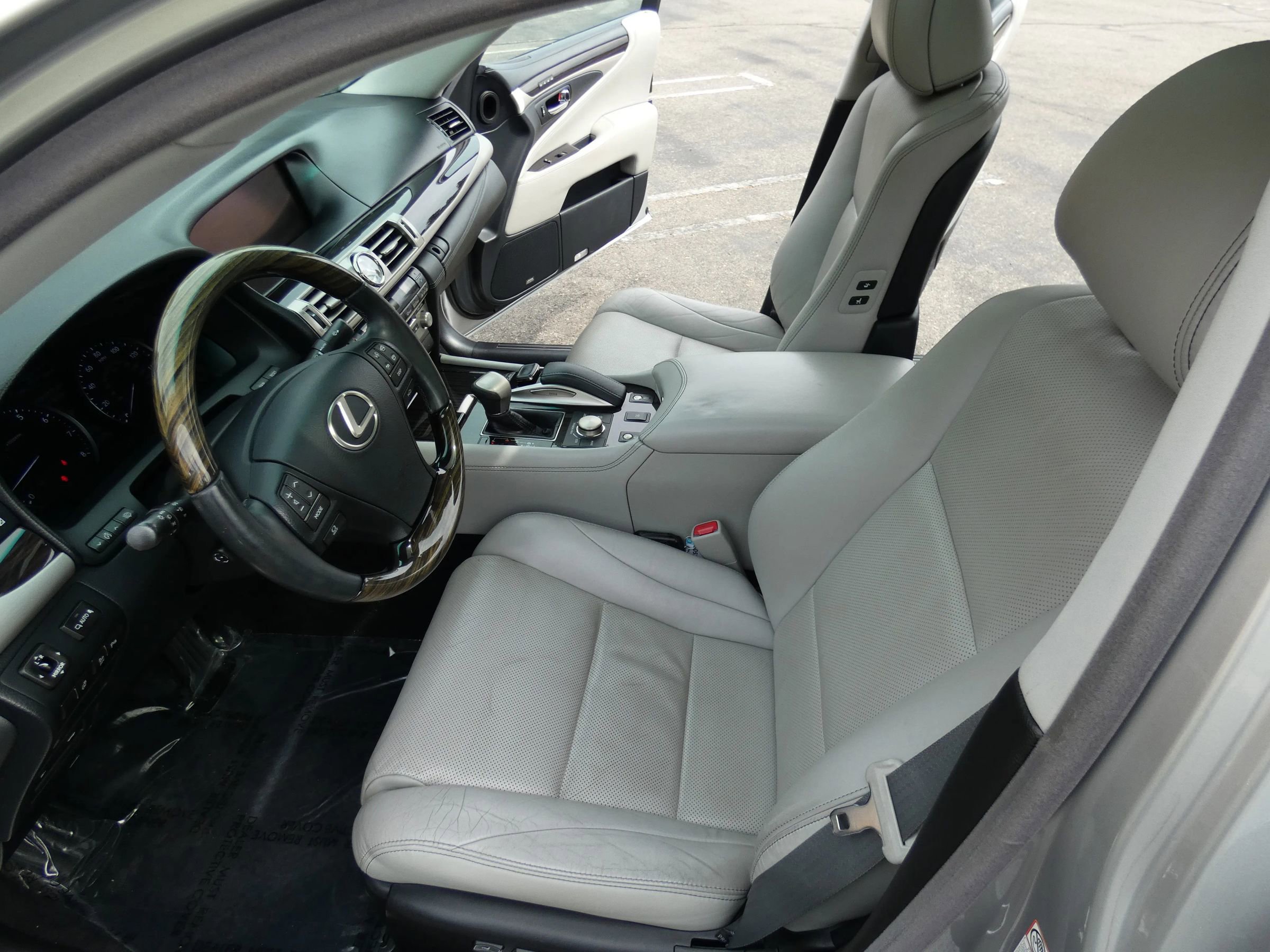 Used 2016 Lexus LS 460 w/ Comfort Package image 67