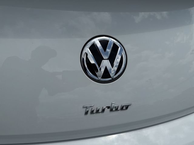 Used 2015 Volkswagen Beetle R-Line FWD image 17