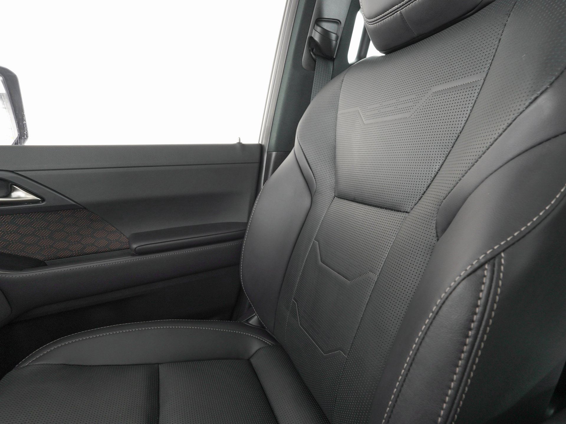 Used 2025 Lexus GX 550 image 30