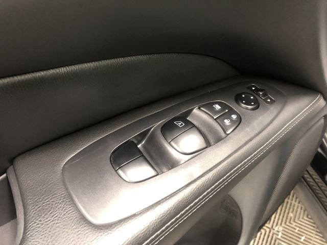 Used 2020 Nissan Pathfinder SV image 13
