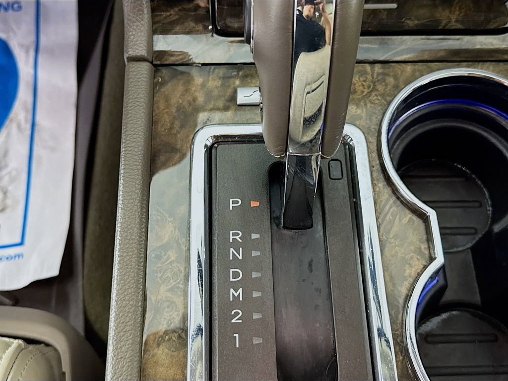 Used 2017 Lincoln Navigator Select RWD image 21