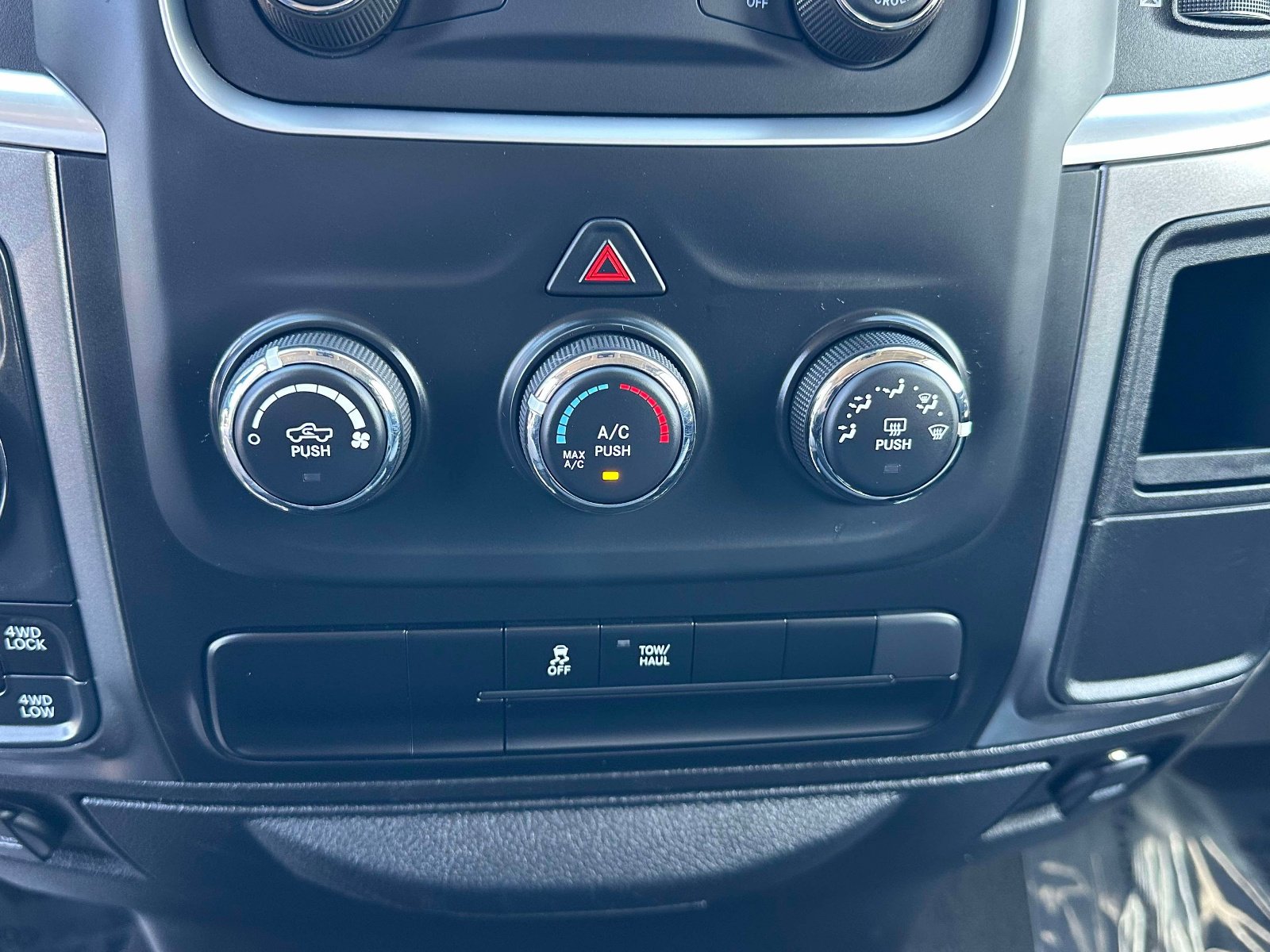 Used 2024 RAM 1500 Classic SLT image 12