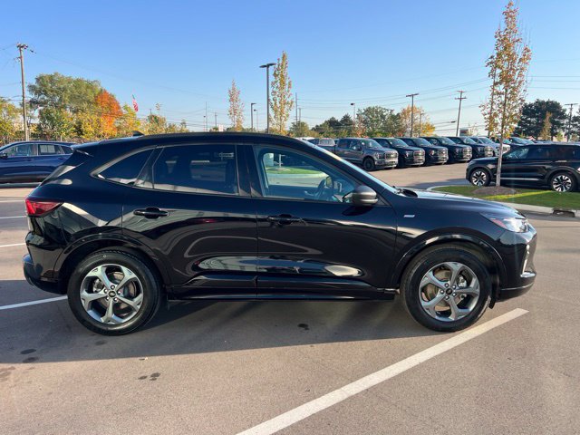 Used 2024 Ford Escape ST-Line w/ Tech Pack #1 AWD/4WD image 4