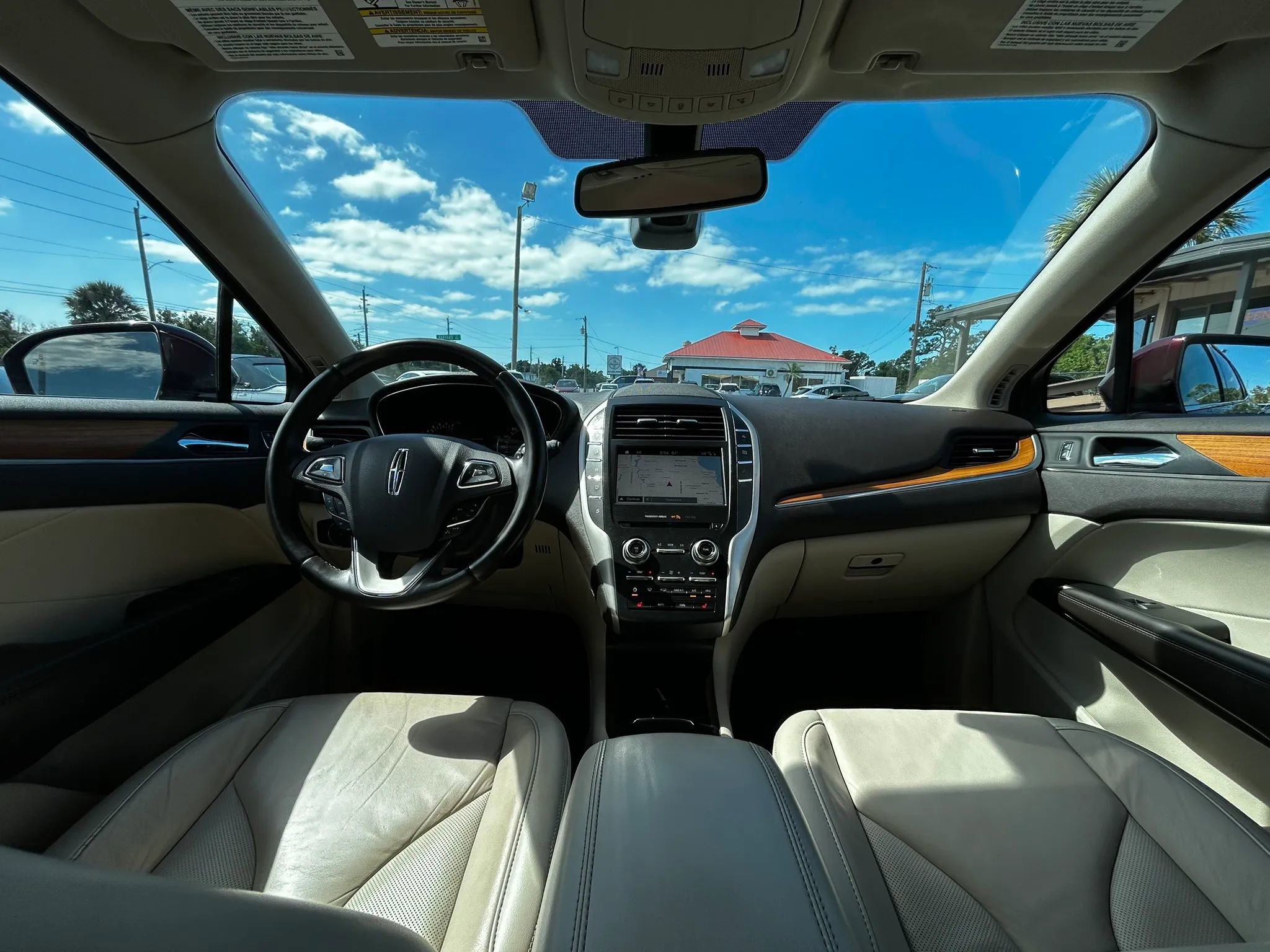 Used 2018 Lincoln MKC Select w/ Select Plus Package FWD image 25