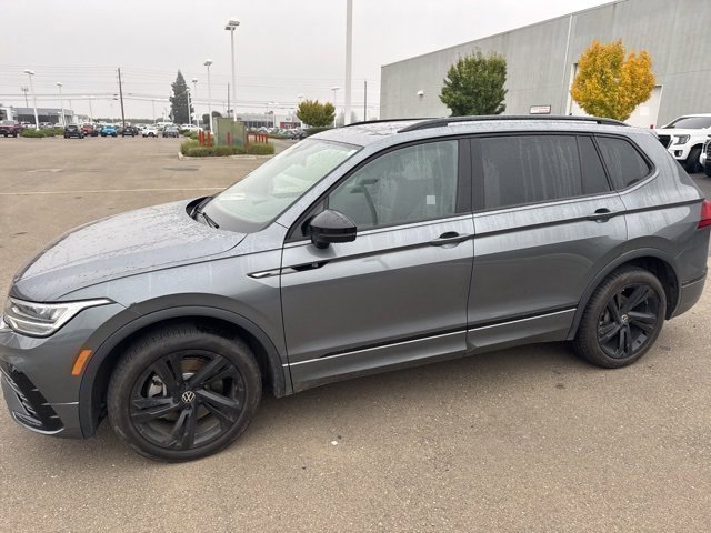 Used 2024 Volkswagen Tiguan SE R-Line