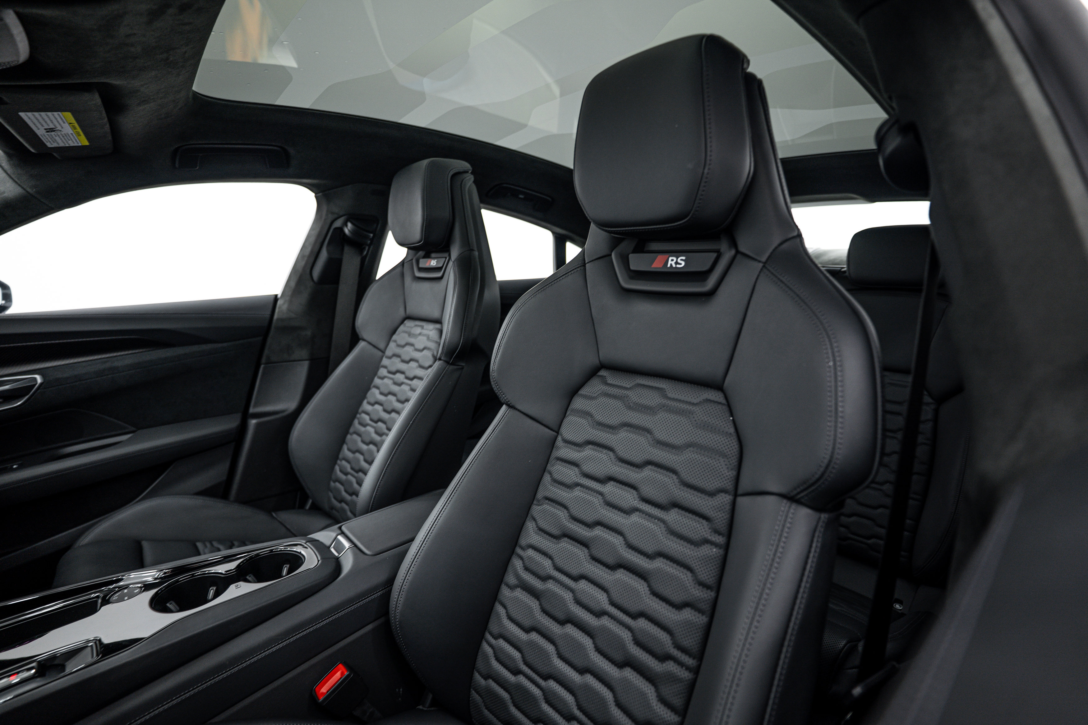 New 2025 Audi RS e-tron GT performance AWD/4WD image 18