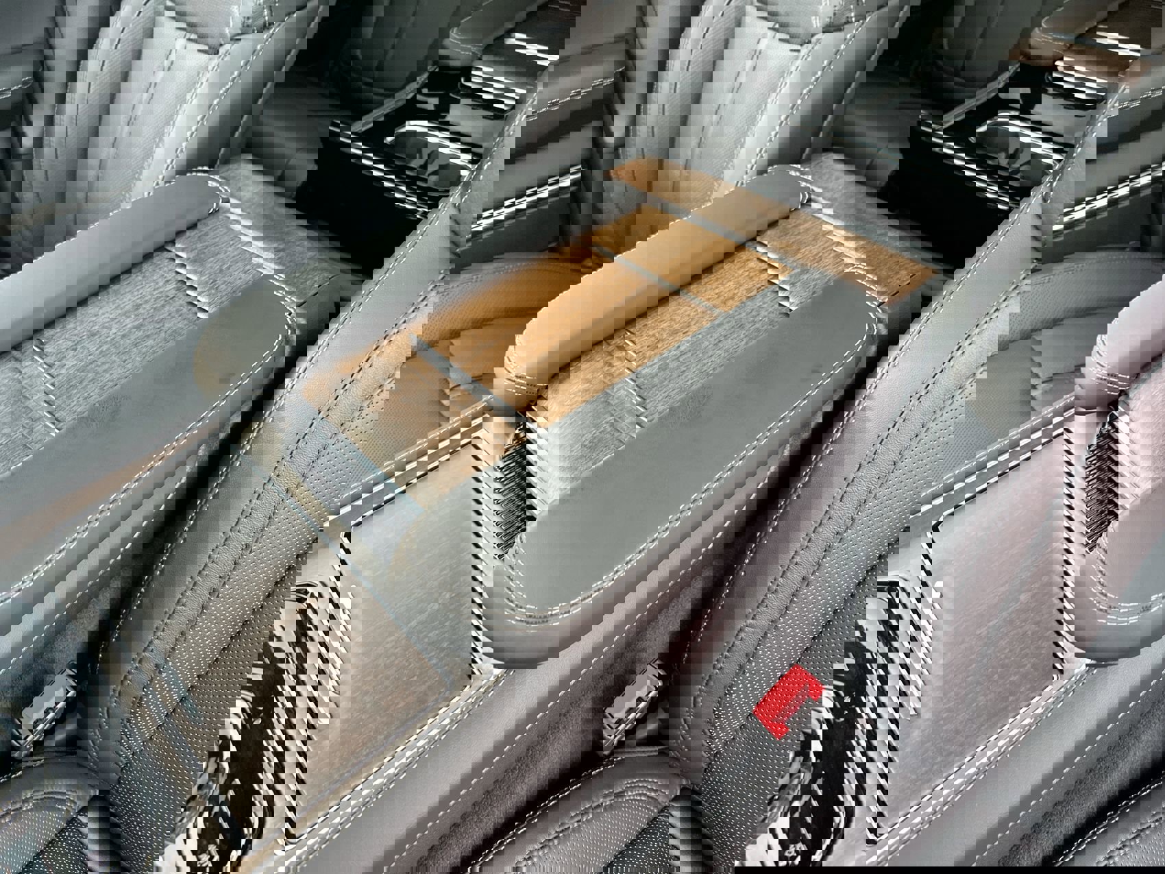 New 2024 Jeep Grand Wagoneer L w/ Rear Seat Video Group 1 image 21