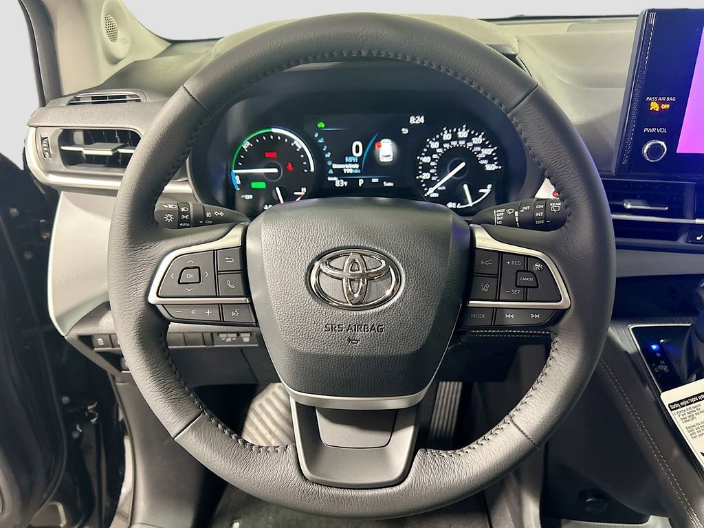New 2026 Toyota Sienna XLE FWD image 9