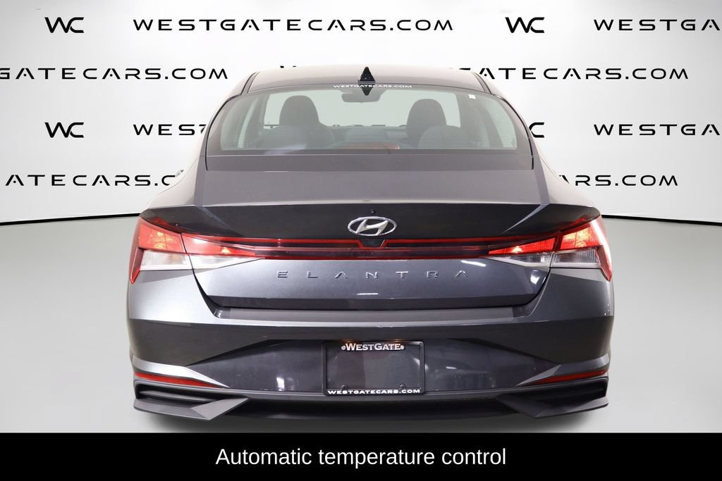 Used 2022 Hyundai Elantra SEL FWD image 4