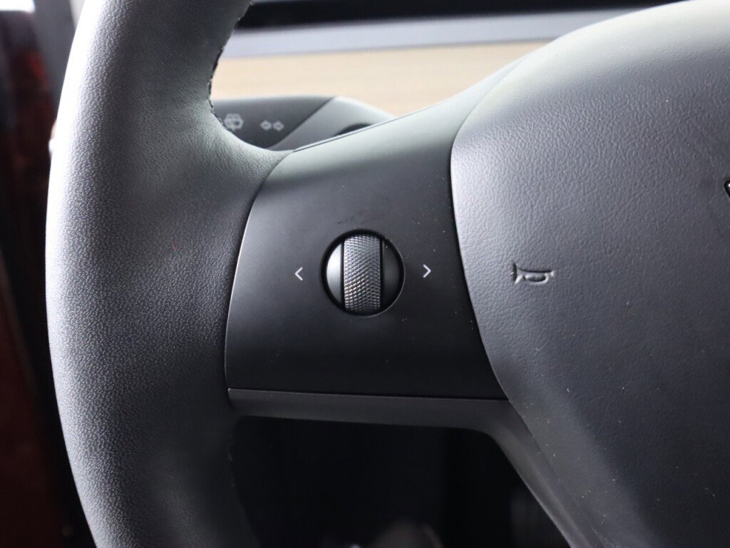 Used 2024 Tesla Model Y Long Range image 11