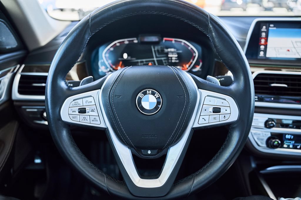 Used 2020 BMW 750i xDrive w/ Executive Package AWD/4WD image 23