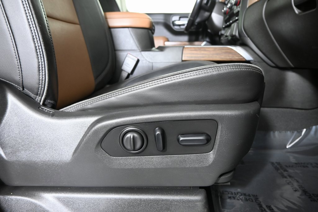 Used 2021 Chevrolet Silverado 1500 High Country w/ Technology Package image 16